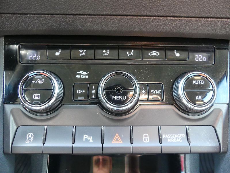 Škoda Karoq (2018) 1,0 TSi DSG - fotka 17 z 24