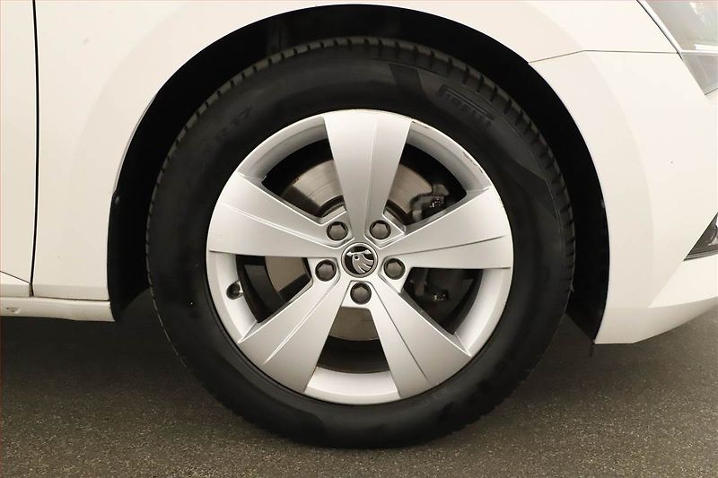 Škoda Superb (2019) 2.0 TDI, Tempomat - fotka 11 z 19