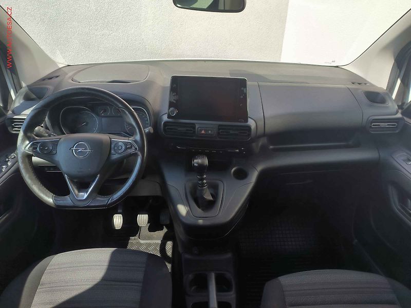 Opel Combo (2022) 1.5 CDTi, 2.maj,ČR, Elegance - fotka 8 z 19