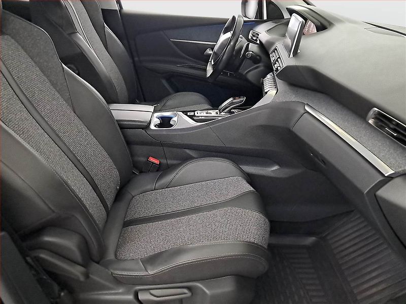 Peugeot 3008 (2018) 2.0 BlueHDi, Automat - fotka 9 z 18