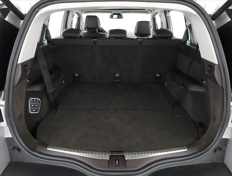 Renault Espace (2015) 1.6 dCi, Automat, 7 míst, Kůže - fotka 17 z 18