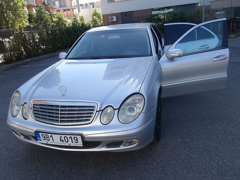 Mercedes-Benz Třídy E 2,2CDi - fotka 14 z 26