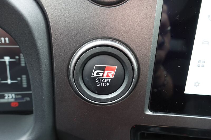 Toyota GR Yaris 1.6Turbo 8AT 4X4 Dynamic + VIP - fotka 25 z 33