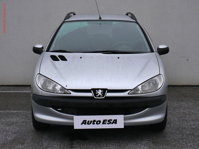 Peugeot 206 (2005) 1.1i SW, AC - fotka 2 z 14