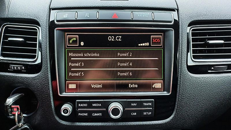 Volkswagen Touareg 3.0 TDI 193kW R-LINE-WEBASTO- - fotka 39 z 50