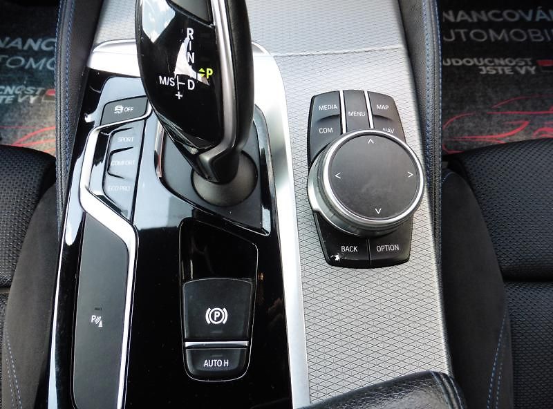 BMW Řada 5 520d xDrive M-Paket Navi - fotka 12 z 14