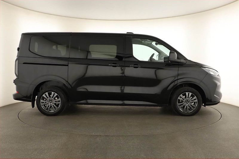 Ford Transit Custom (2024) 2.0 EcoBlue - fotka 6 z 15