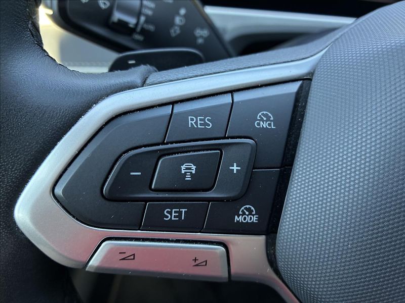 Volkswagen Passat 2,0 TDI IQ-LIGHT KAMERA 360 - fotka 30 z 33