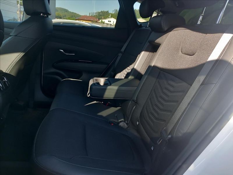 Hyundai Tucson 1,6 T-GDI MT PREMIUM - fotka 22 z 24