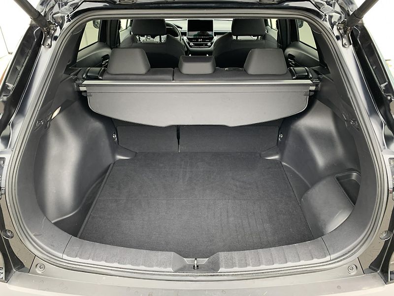 Toyota Corolla Cross STYLE TECH 2.0 HEV 143kW AT - fotka 5 z 32
