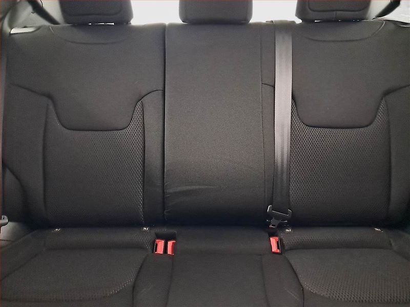 Jeep Renegade (2021) 1.0 T-GDI, Serv.kniha - fotka 10 z 16