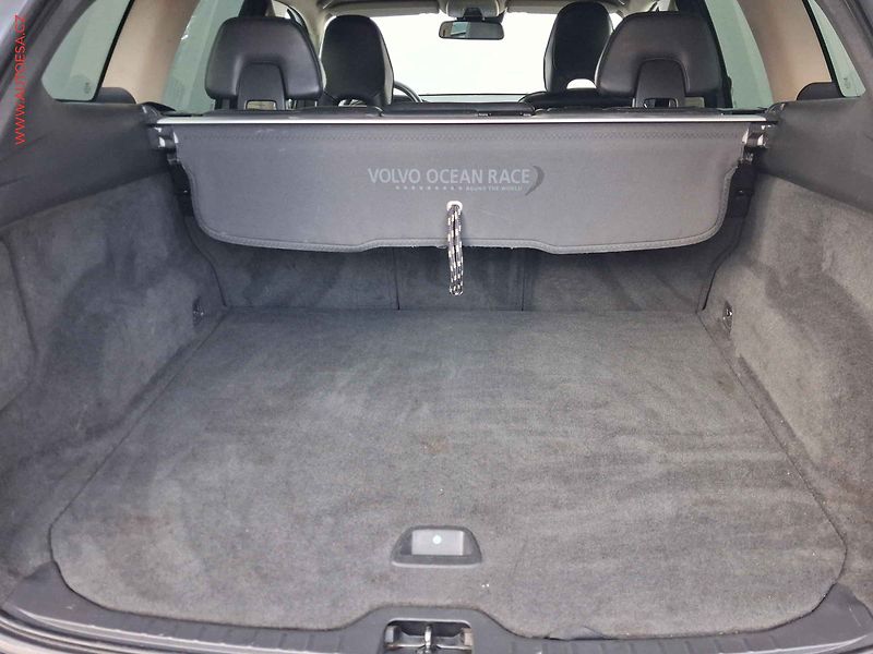 Volvo XC60 (2013) 2.4D5 4x4, ČR, servis.kniha - fotka 7 z 17