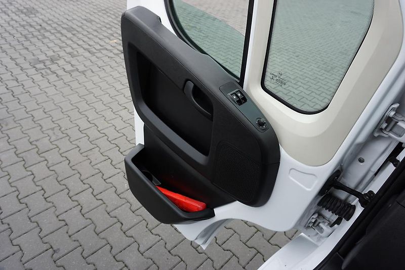 Peugeot Boxer (2023) 2,2 HDi / 140 KM / WYWROTKA /  - fotka 22 z 52