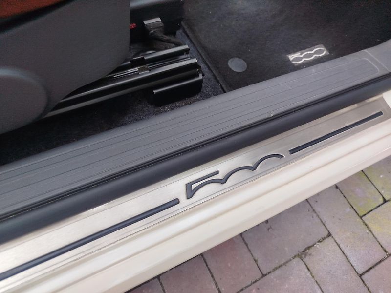 Fiat 500 (2011) Cabtio 0.9 - fotka 23 z 27