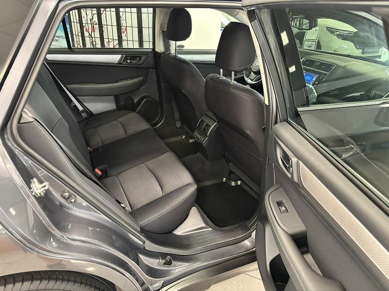 Subaru Outback 2.5i Active ES Lineartronic - fotka 11 z 41