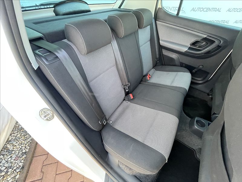 Škoda Fabia 1,2 TSI 63kw klima po servisu - fotka 19 z 20