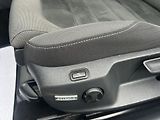 Volkswagen Golf 2,0TDi Highline NAVI LEDMATRIX - náhled 29
