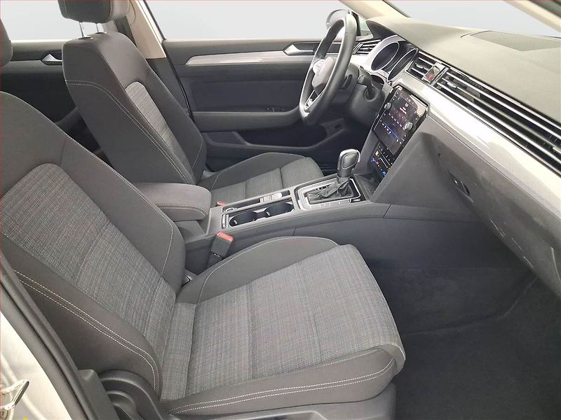 Volkswagen Passat (2021) 2.0 TDI, 4X4, Automat - fotka 9 z 18