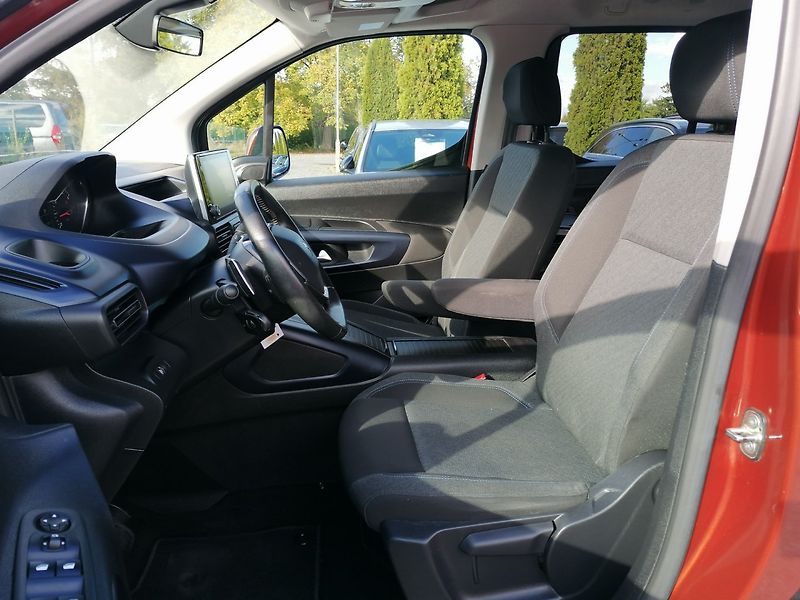 Peugeot Rifter (2020) MAXI 1.2 PureTech Allure EAT8 - fotka 8 z 27