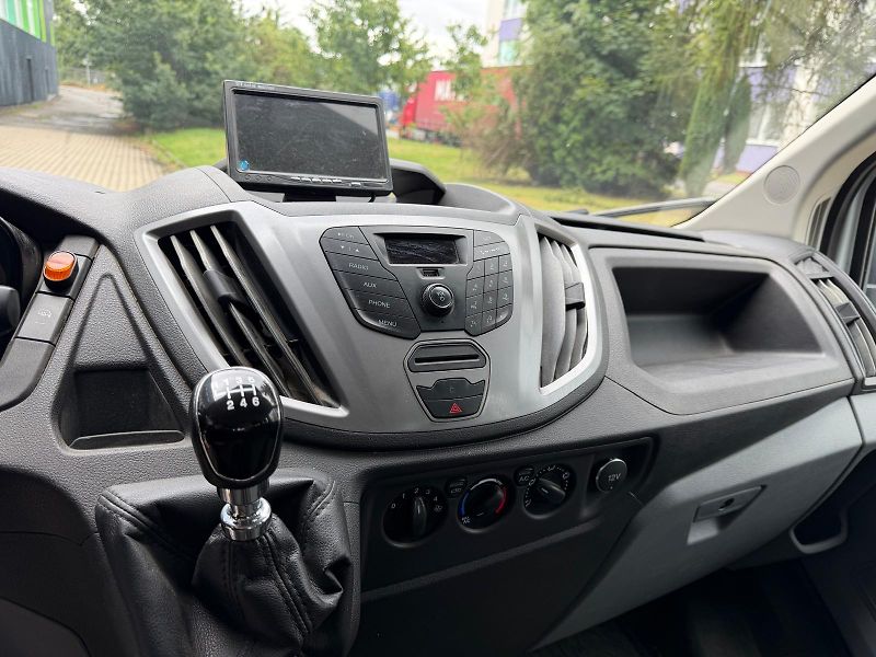 Ford Transit 2,0 TDCi 4x4 /valník/7-místný - fotka 8 z 8