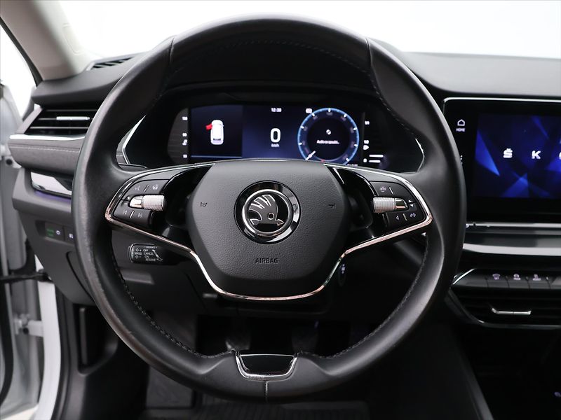 Škoda Octavia 2,0 TDI 110kW CZ Style Matrix - fotka 17 z 34