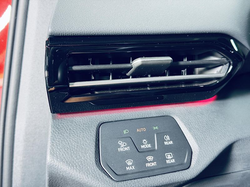 Volkswagen ID.4 (2025) GTX*4M*TAŽNÉ*360*ZÁRUKA*PANO* - fotka 19 z 40