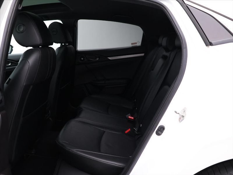 Honda Civic 1,0 VTEC 93kW Executive - fotka 13 z 27