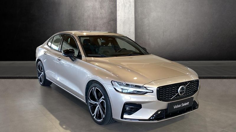 Volvo S60 ULTIMATE DARK, B5 AWD, 184+10 - fotografie inzerátu