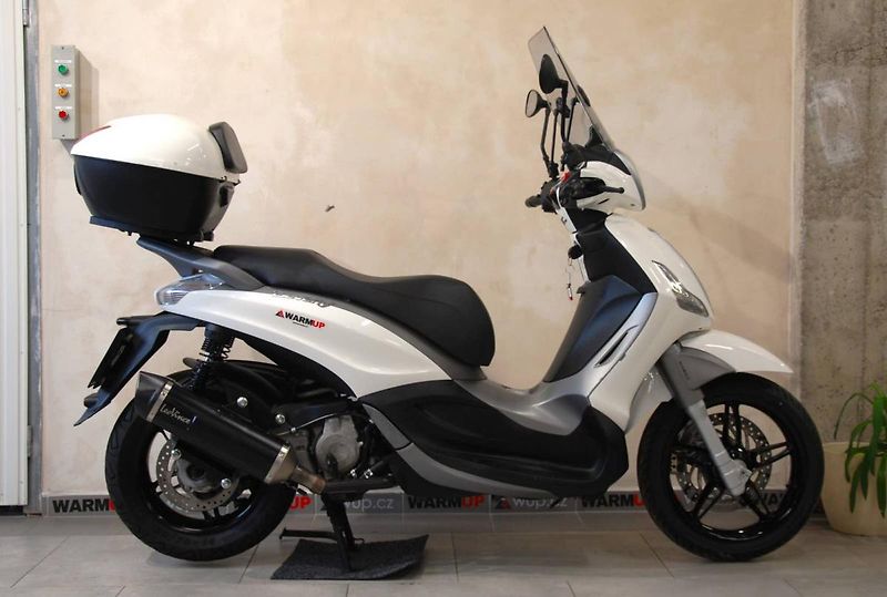 Piaggio Beverly 350 (2015) ABS + ASR - fotka 1 z 20