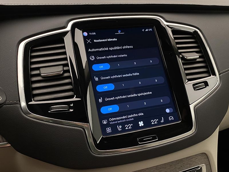 Volvo XC90 B5 AWD PLUS BRIGHT AUT CZ - fotka 38 z 58