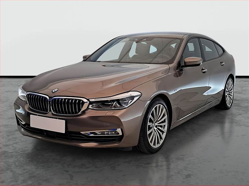 BMW Řada 6 (2018) Luxury Line 640i xDrive GT - fotka 2 z 25