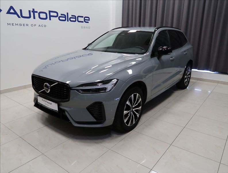 Volvo XC60 2,0 B4 AWD PLUS DARK - fotka 2 z 55