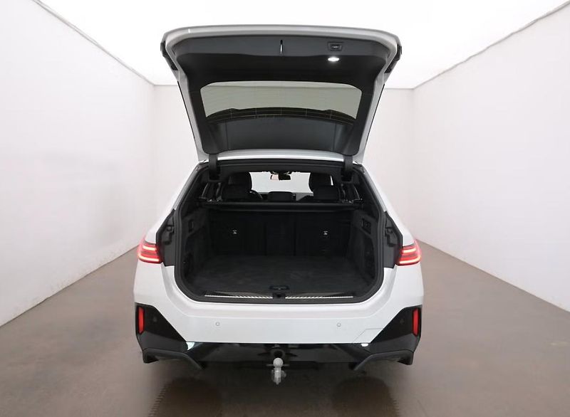 BMW i5 xDrive40 Touring M SoH 98% Kam - fotka 19 z 26