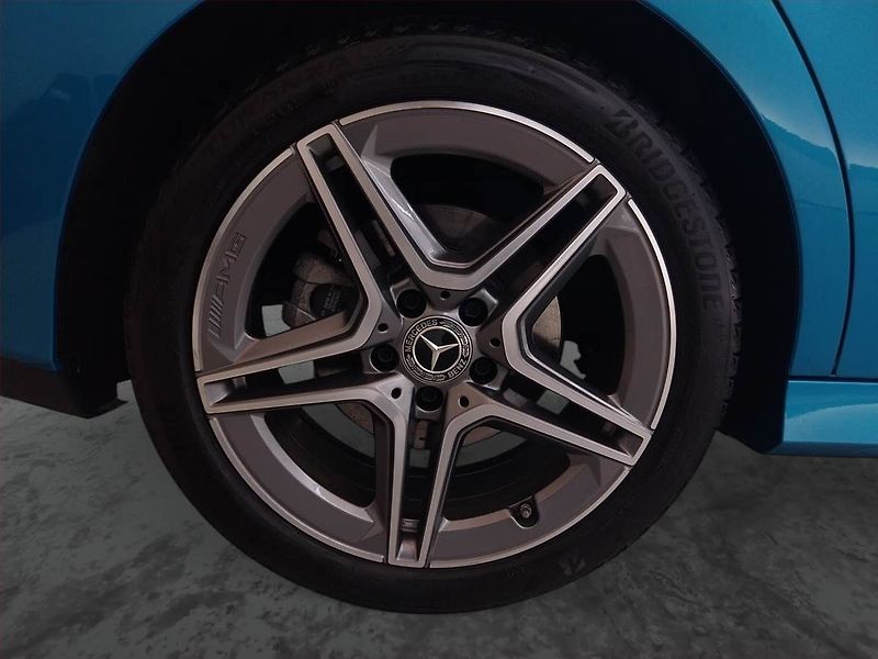 Mercedes-Benz CLA (2024) 180 - fotka 15 z 17