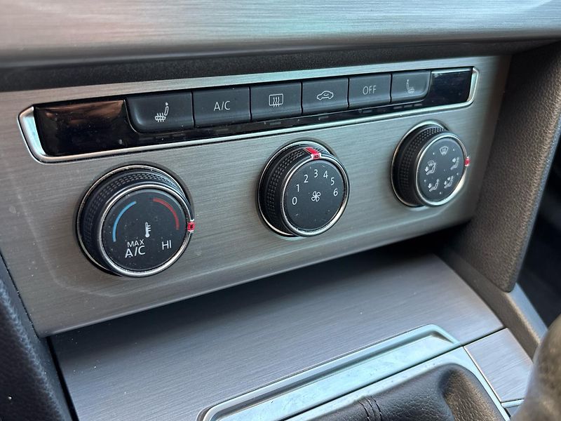 Volkswagen Passat Trendline - fotka 20 z 24