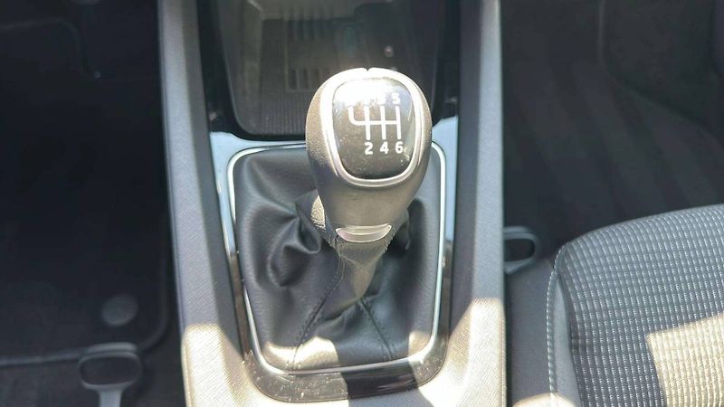 Škoda Octavia Combi Selection 1,5TSI 85kW MT - fotka 17 z 28