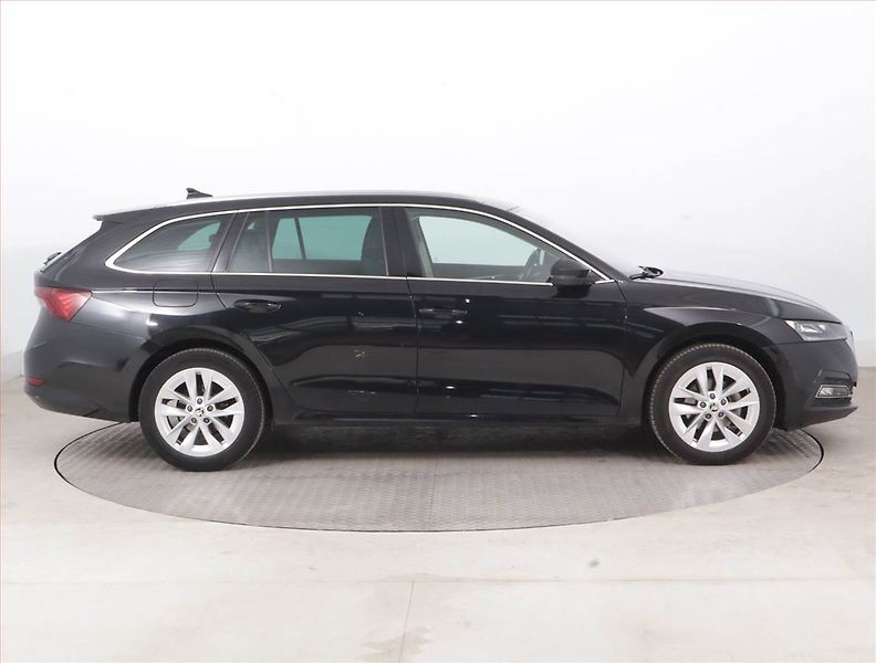Škoda Octavia (2022) Style 1.5 TSI - fotka 6 z 16
