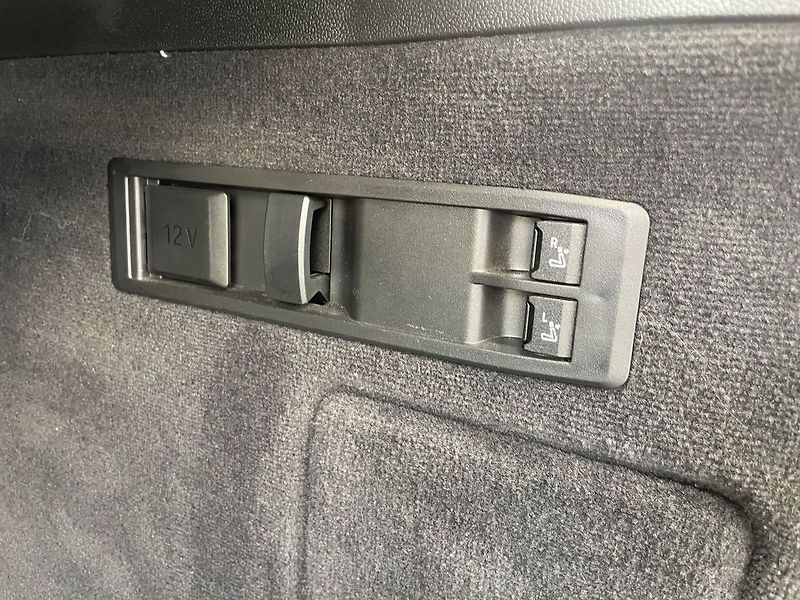 BMW Ostatní xDrive40 H&K REZERVACE - fotka 39 z 43