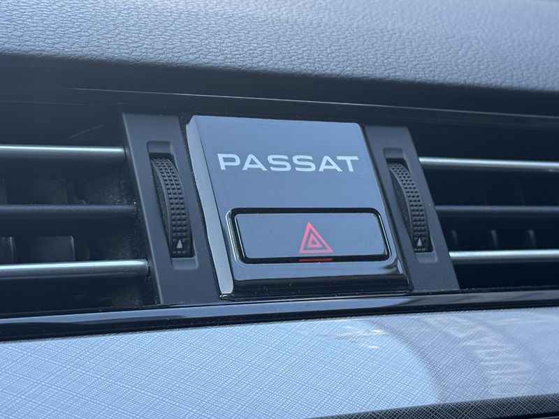 Volkswagen Passat (2020) 2.0TDi MAN Business RZV - fotka 27 z 50