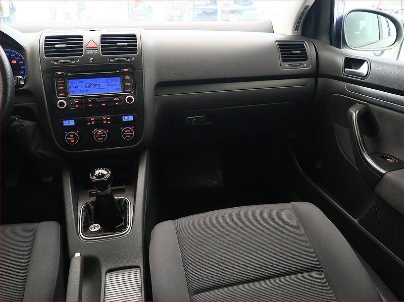 Volkswagen Golf (2006) 1.4 16V, Serv.kniha - fotka 8 z 14