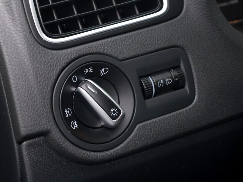 Volkswagen Polo 1,4 i 63kW Cross AutoKlima - fotka 15 z 34