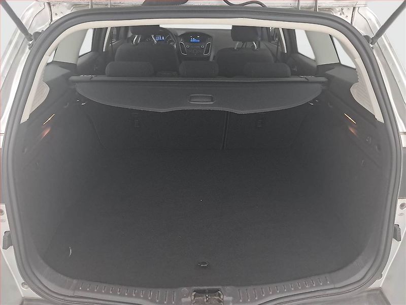 Ford Focus (2015) 1.6 TDCi, Serv.kniha - fotka 13 z 15