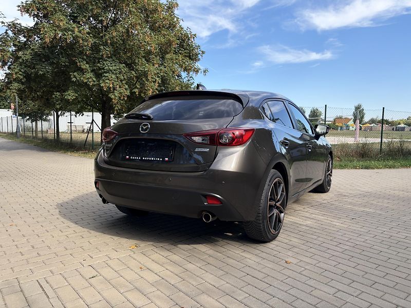 Mazda 3 2.0 121kw Center-Line - fotka 10 z 30