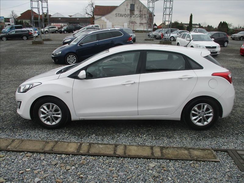 Hyundai i30 1,6 i 16v, klima,s.kn. Zamluve - fotka 4 z 34