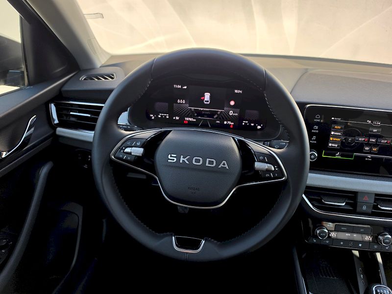 Škoda Scala (2025) 1,5TSI 110KW TOP SELECTION - fotka 6 z 33