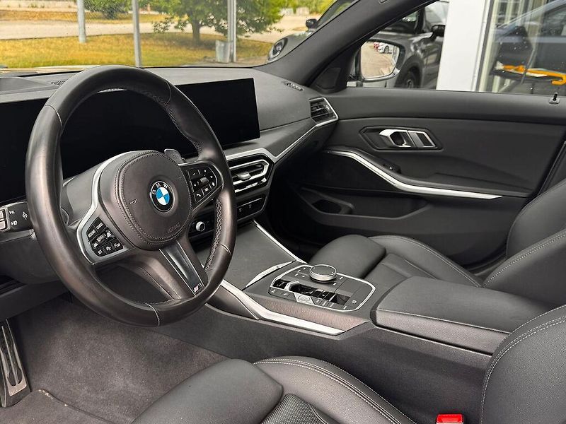 BMW Řada 3 320d x-Drive M Sport  - fotka 4 z 7