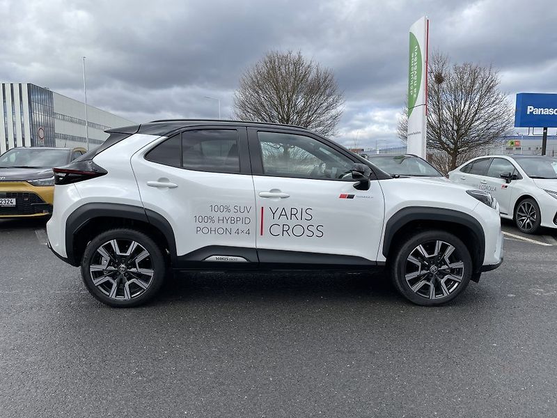 Toyota Yaris Cross 1.5 Hybrid 4x4 130k - fotka 2 z 29