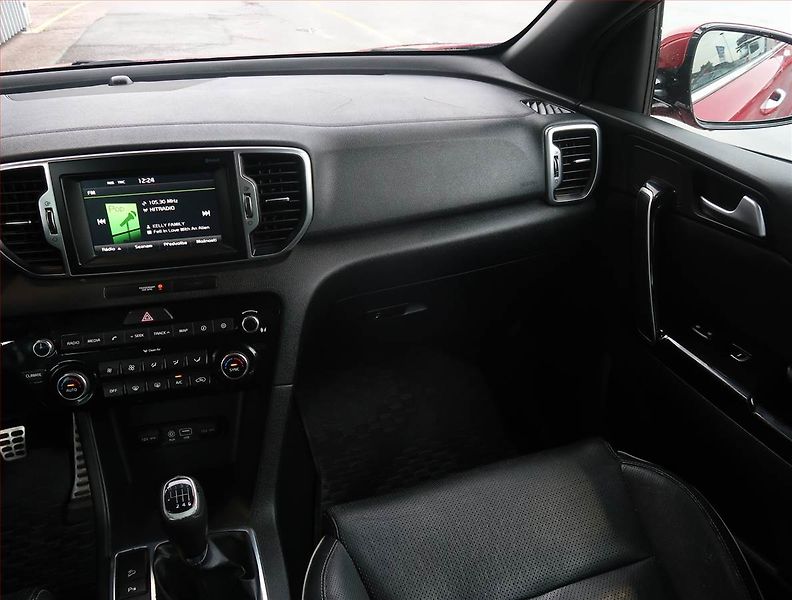 Kia Sportage (2016) GT Line 1.6 T-GDI, Serv.kniha - fotka 8 z 21