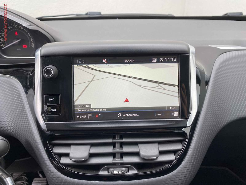 Peugeot 208 (2017) 1.2 PT, Allure, navi - fotka 14 z 15