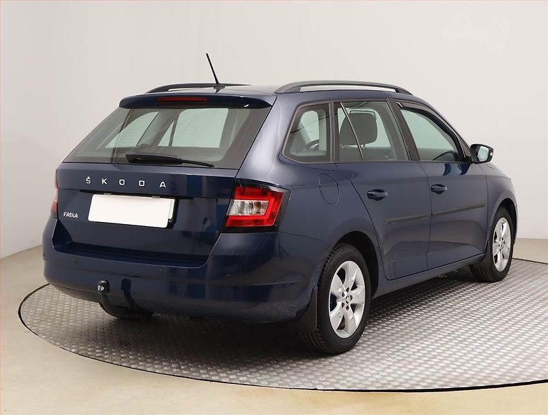 Škoda Fabia (2015) Ambition Plus 1.2 TSI, Navi - fotka 5 z 18